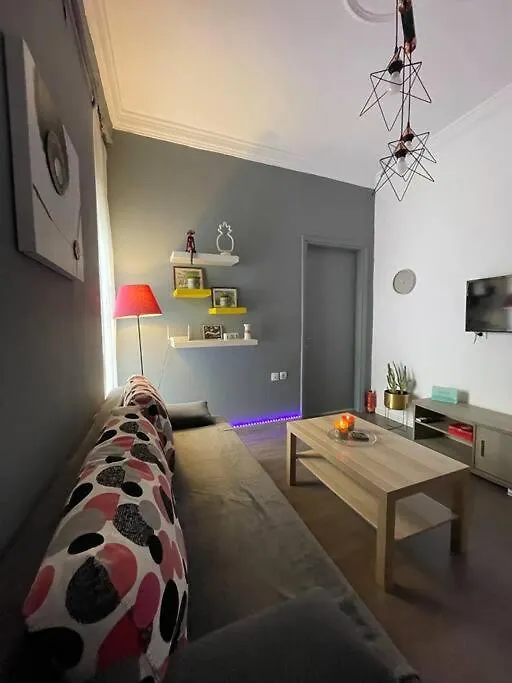 Studio 7 Thessalonique 0*,